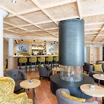 酒店 Alpinresort Stubaierhof ****s 富尔普梅斯