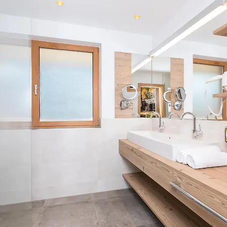 Alpinresort Stubaierhof ****s Фульпмес