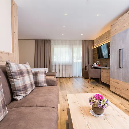 Отель Alpinresort Stubaierhof ****s 4*