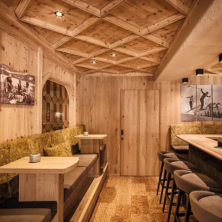 Отель Alpinresort Stubaierhof ****s 4*