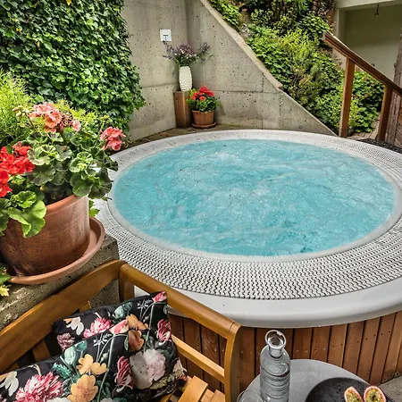 Alpinresort Stubaierhof 4s מלון פולפמס
